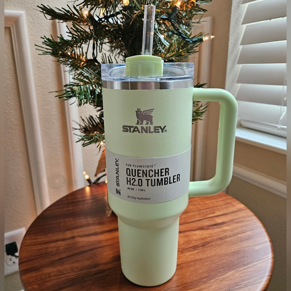 Stanley Quencher H2.O Tumbler 40OZ Pale Lime